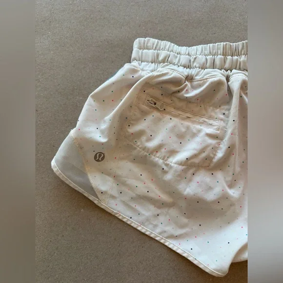 Lululemon Hotty Hot Shorts — Inseam 2.5” — Size 4 - Picture 3 of 8